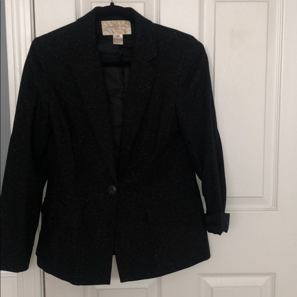 Speckled blazer, with shoulder padding!